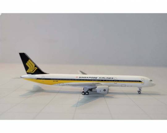 1/400 SINGAPORE AIR LINES B757-200 - 航空機・ヘリコプター