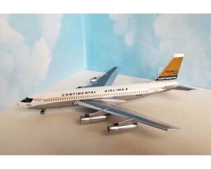 Continental Airlines B720 N57203 1:200 Scale Aeroclassics AC211330