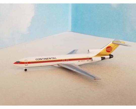 最大15%OFFクーポン Continental Airlines Scale 1:400 N66734 B727-200 航空機・ヘリコプター