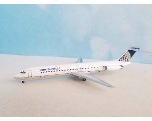 Continental Airlines DC-9-50 N677MC 1:400 Scale Aeroclassics AC411326