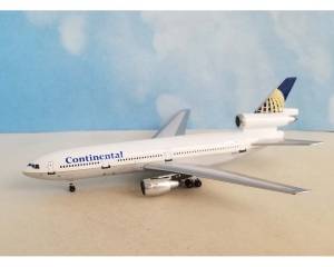 Continental Airlines DC-10-30 N37078 1:400 Scale Aeroclassics AC411360