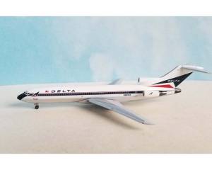 Delta B727-200 N8890Z 1:400 Scale Bluebox BBX1684