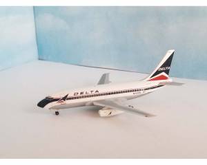 Delta B737-200 N301DL 1:400 Scale Aeroclassics BBX41639