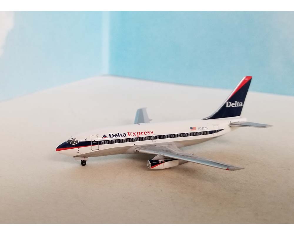 Delta Express B737-200 N322DL 1:400 Scale Bluebox BBX41642 ...