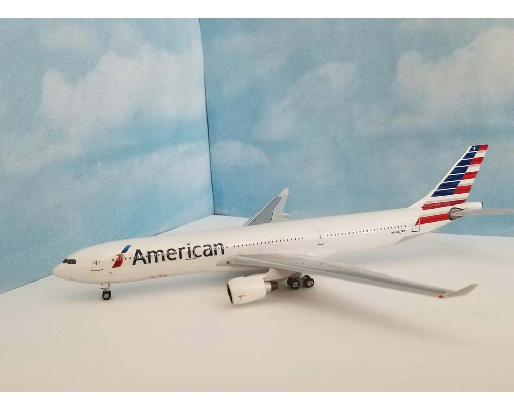 American Airlines A330-300 N277ay 1:400 Scale Bluebox Bbx41645 