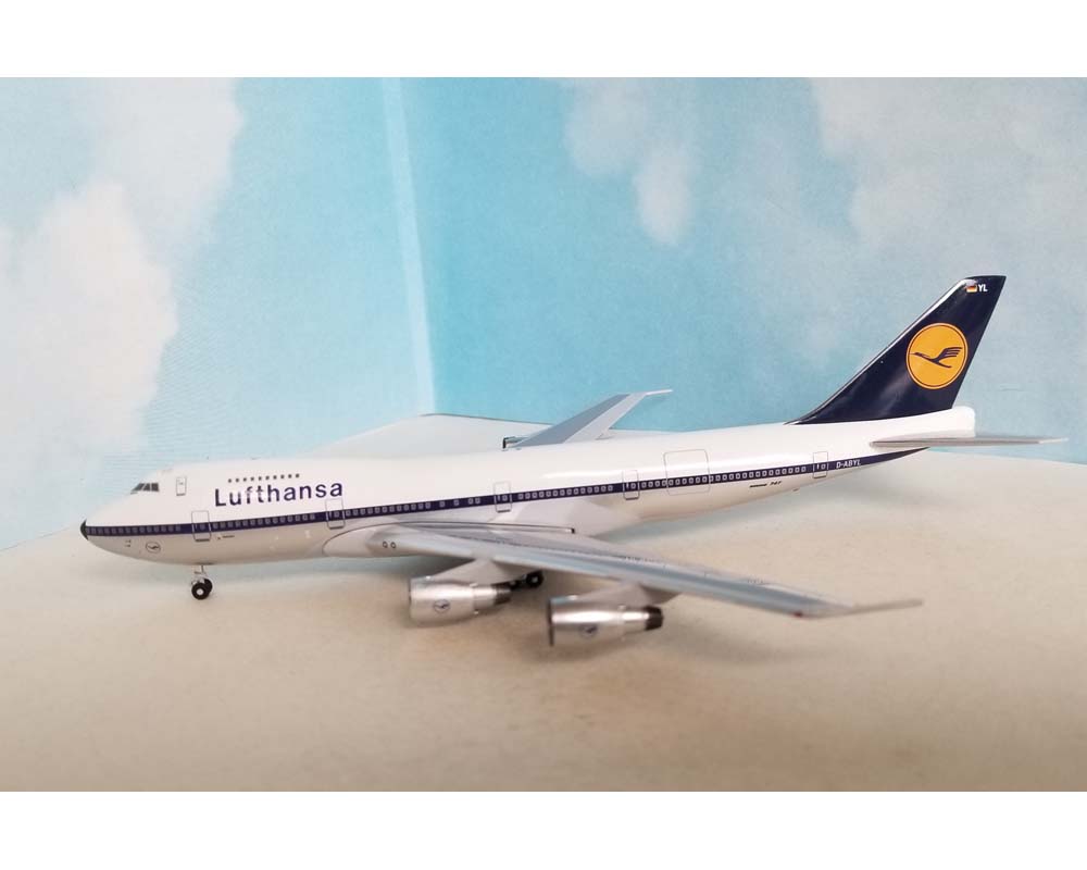 Lufthansa B747-200 D-ABYL 1:400 Scale Bluebox BBX41662