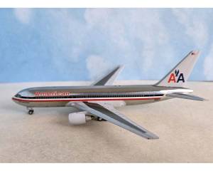 American Airlines B767-200 N308AA 1:400 Scale Bluebox BBX41690