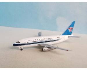 China Southern B737-200 B-2502 1:400 Scale Aeroclassics YU0018