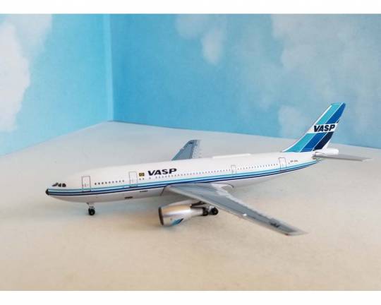 VASP Airbus A300 PP-SNL 1:400 Scale AEROCLASSICS AC419963